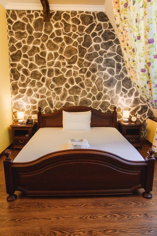 Promenade Park Hotel Shymkent Esterno foto