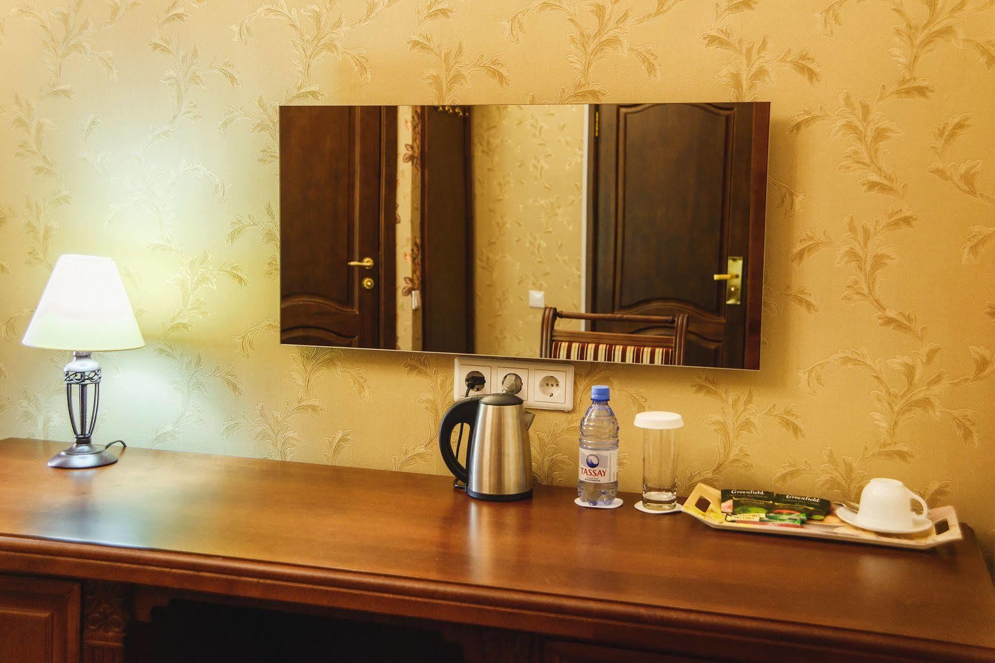 Promenade Park Hotel Shymkent Esterno foto