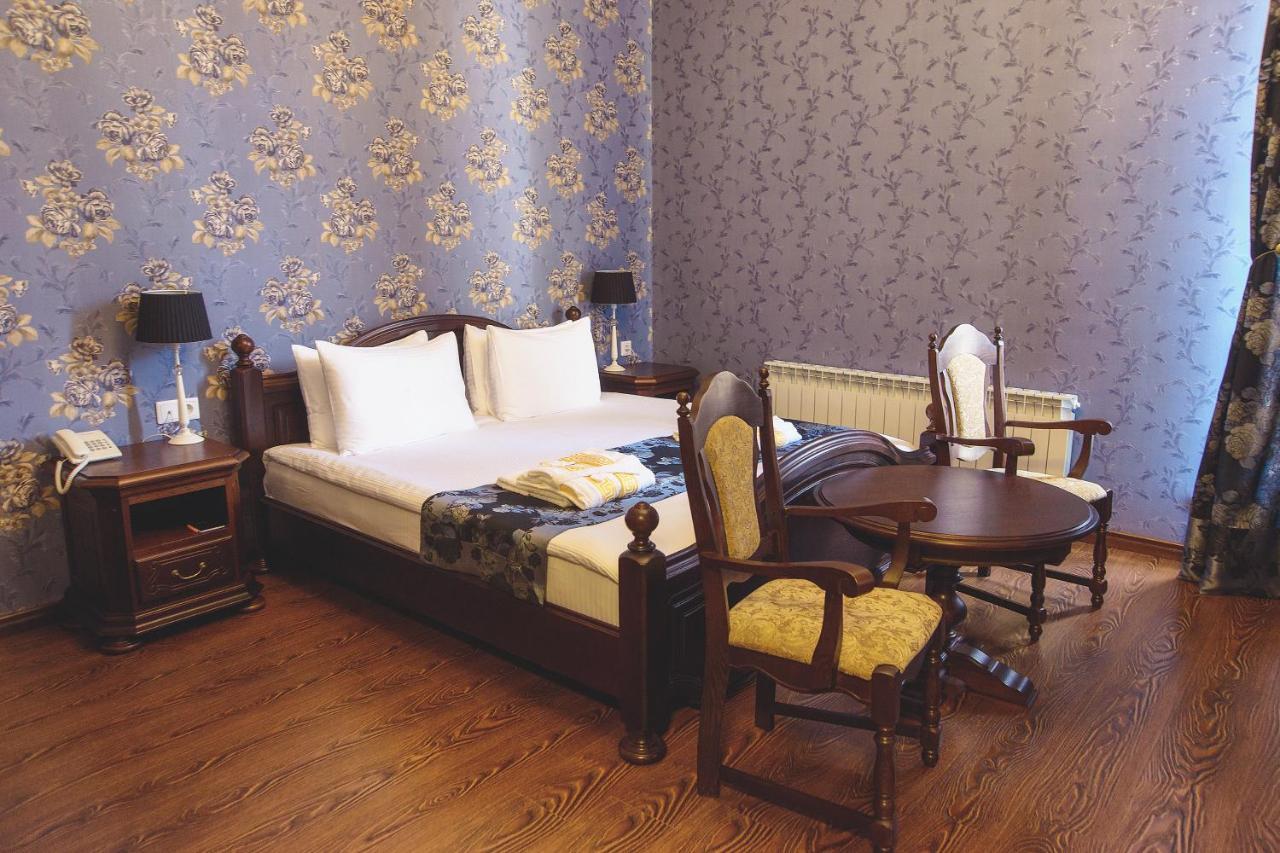 Promenade Park Hotel Shymkent Esterno foto